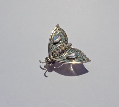 Grey_Moth_Brooch