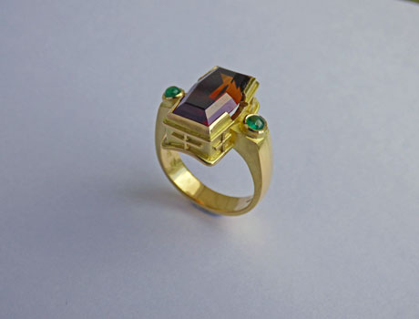 Zircon_18ct_gold_emerald_ring